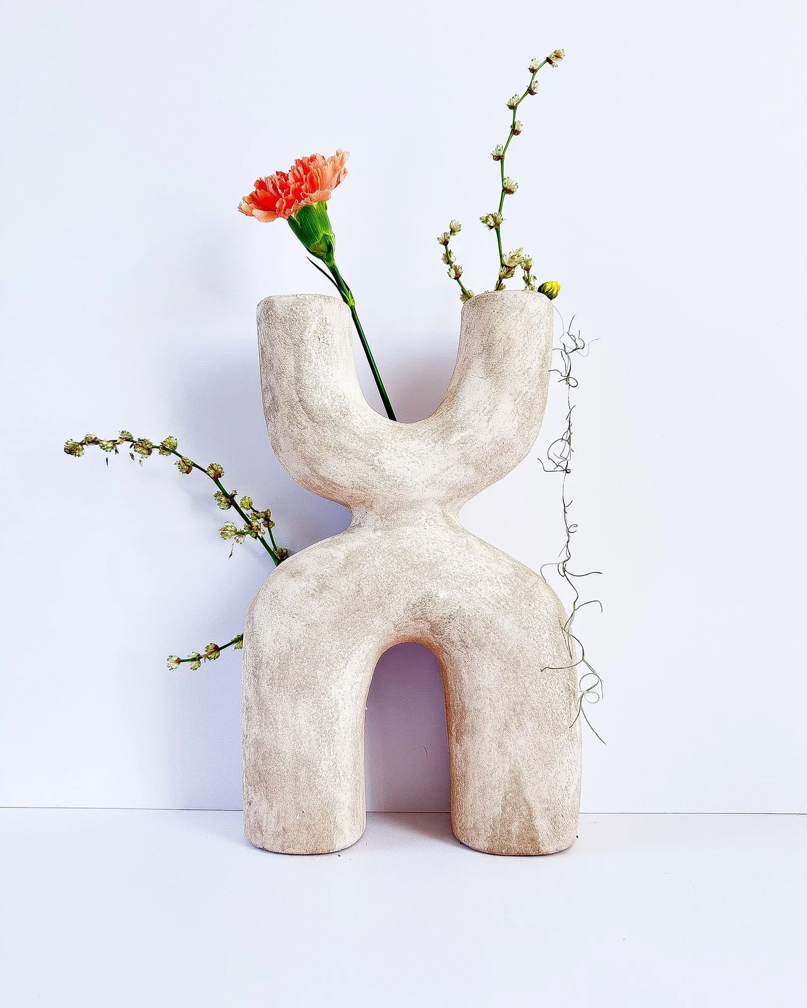 arch sculpture vase