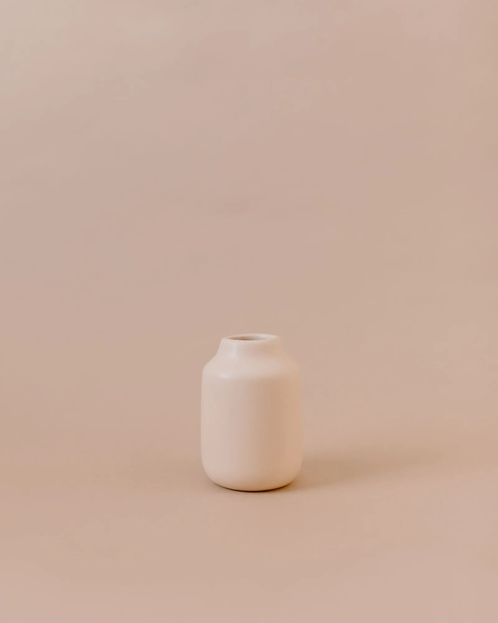 blush bud vase