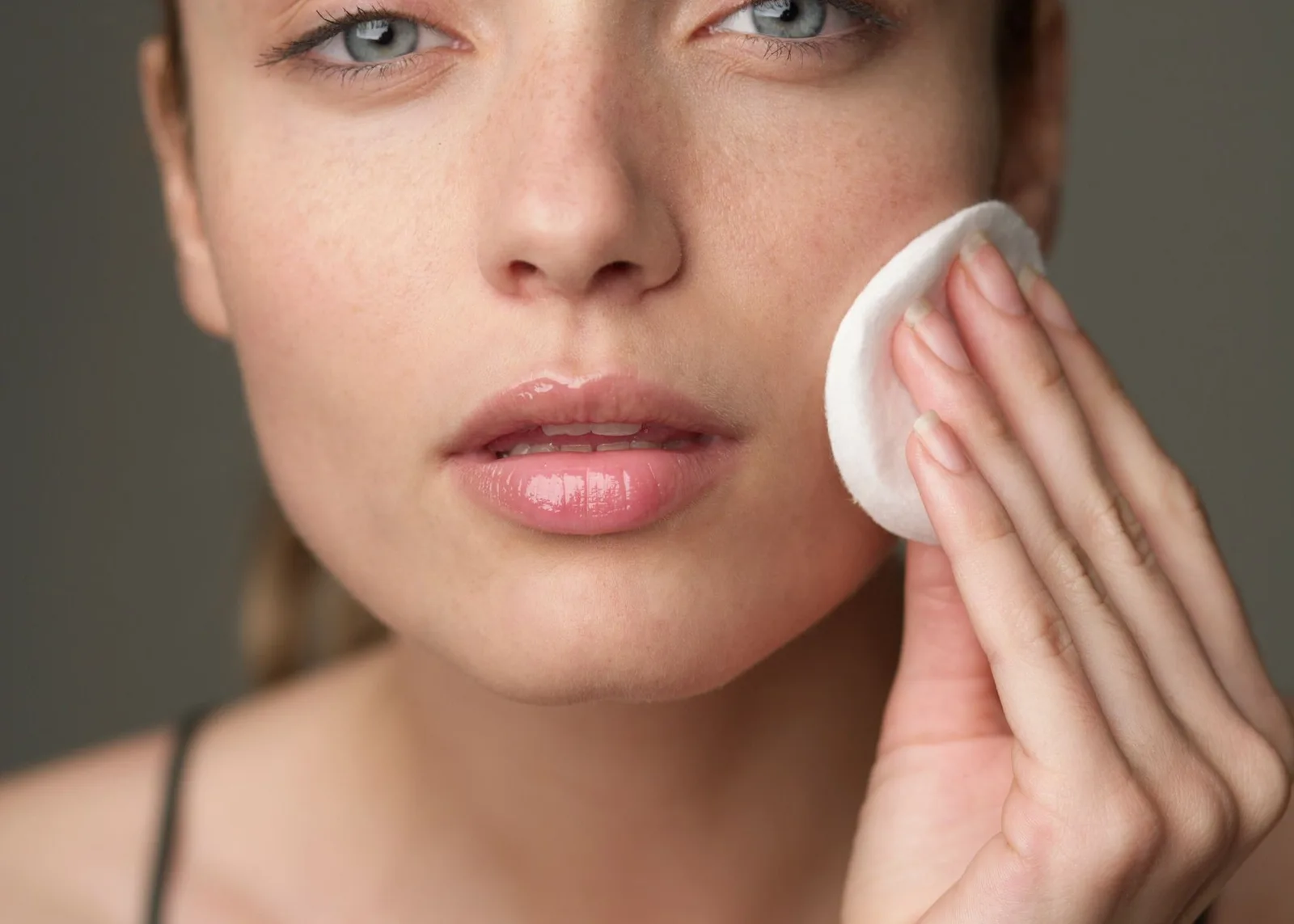 Simple habits for healthy-looking skin