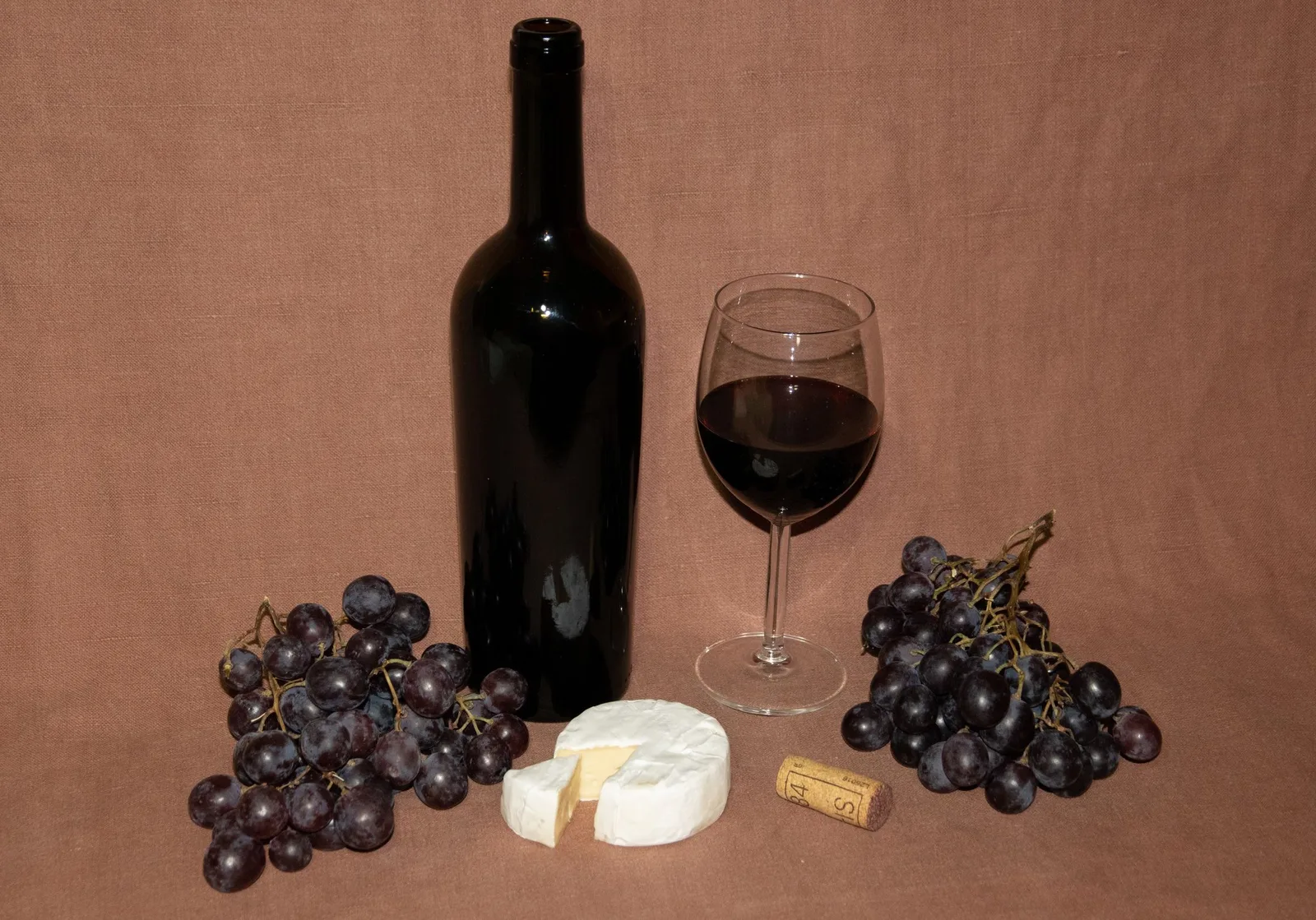 Red, white or both: pairing wine with cheese