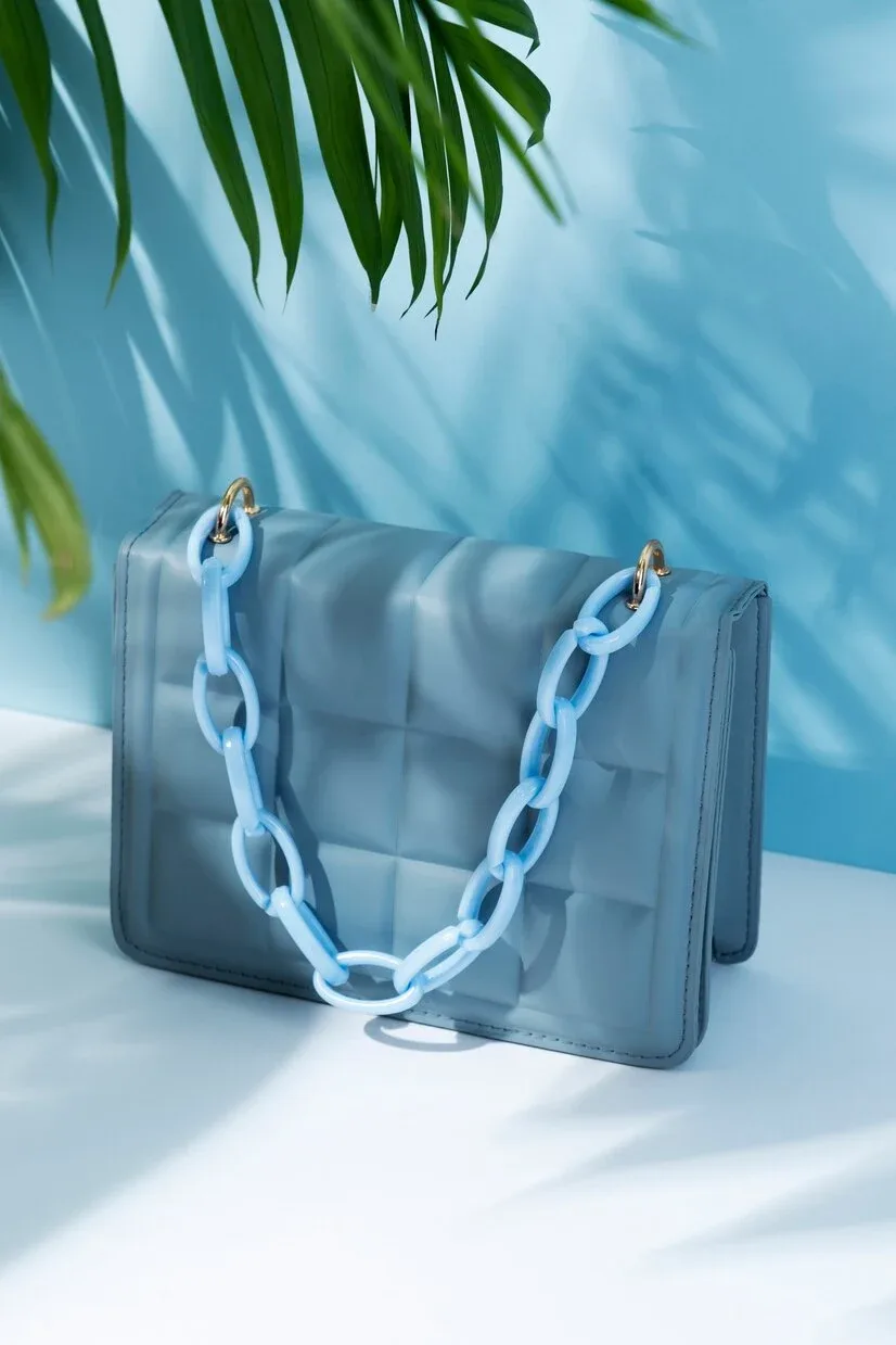 Chain shoulder bag