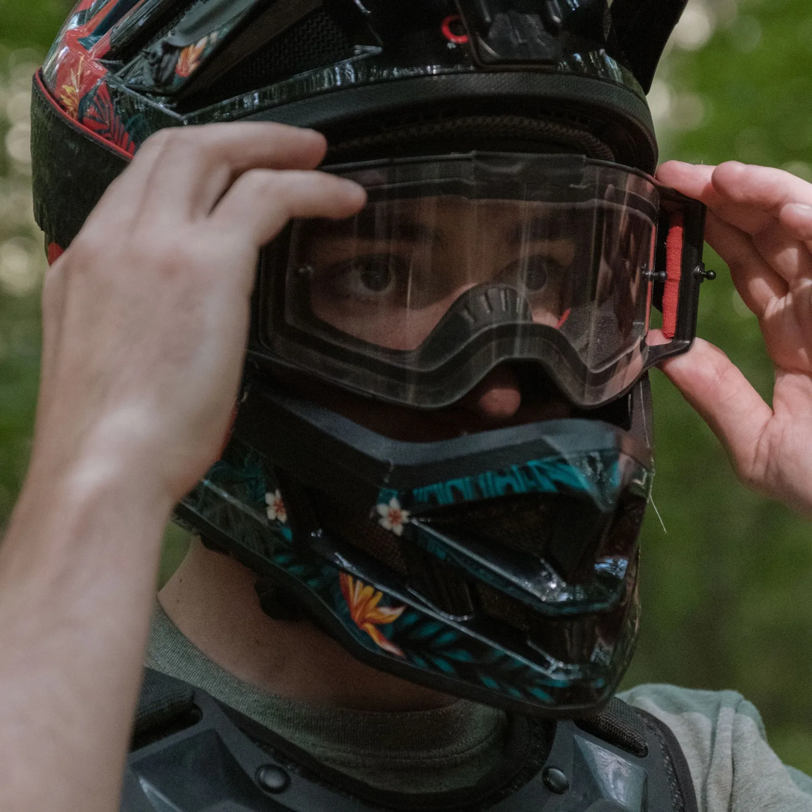 trail adventure helmet
