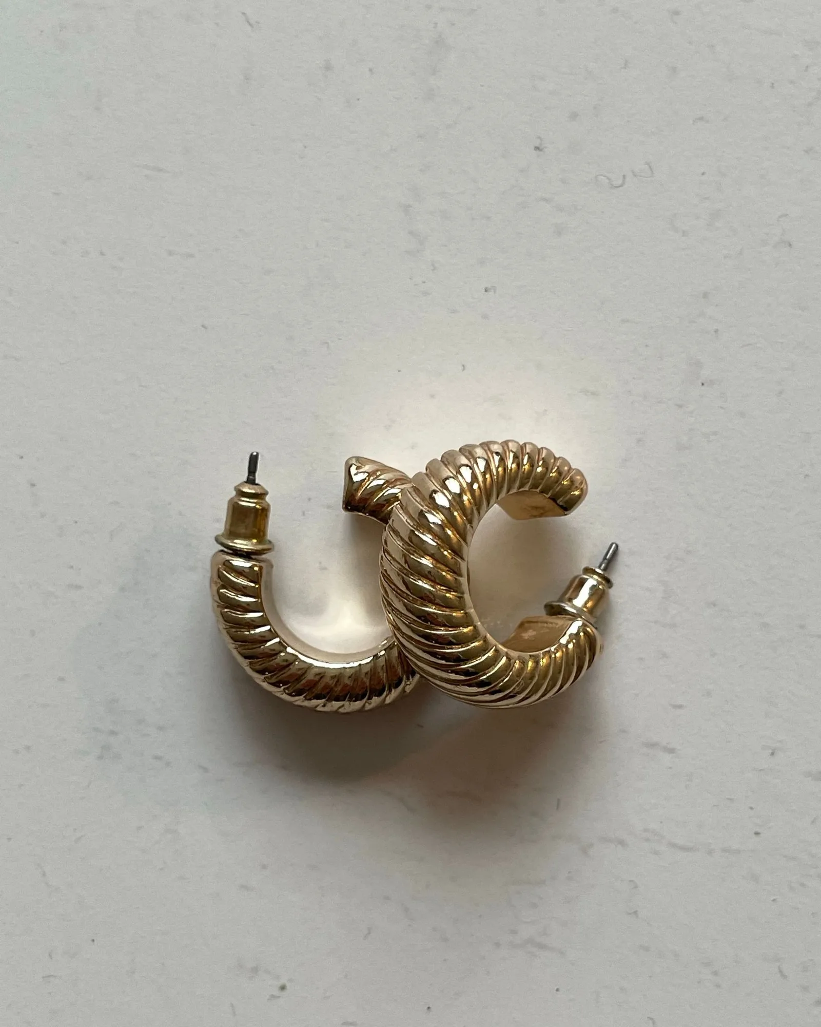 ridged chunky hoops
