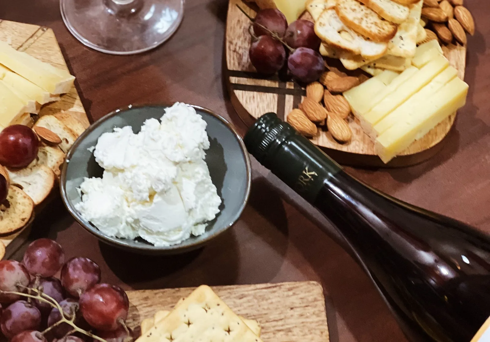 A long table lunch, and what to pour
