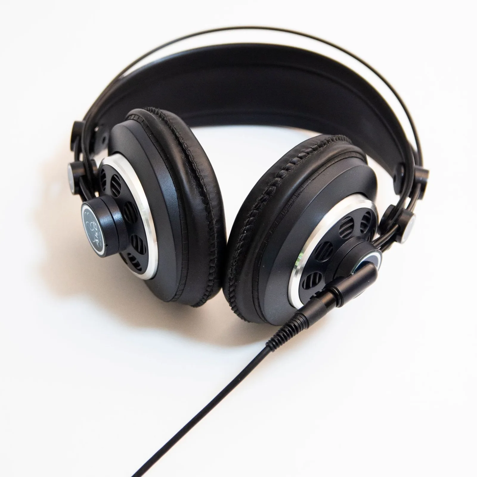 ostra studio headphones
